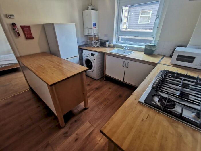 2 Bedroom Flat To Rent In Eversholt Street, Euston, NW1