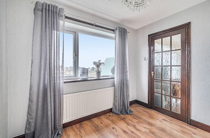 3 Bedroom Semi Detached House For Sale In Primley Park, Paignton, Devon, TQ3