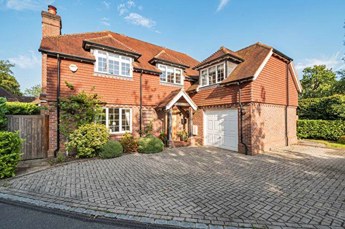 4 Bedroom Detached House For Sale In Plaistow Road, Ifold, RH14