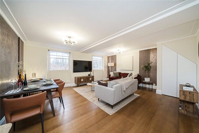 3 Bedroom Flat To Rent In Onslow Square, London, SW7