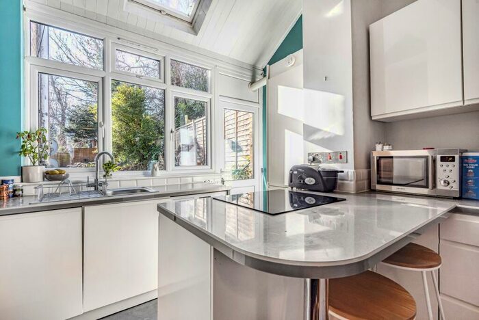 2 Bedroom Flat To Rent In Loampit Hill London, SE13