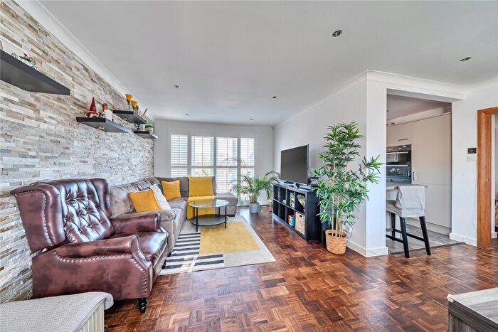 2 Bedroom Maisonette For Sale In The Knoll, Beckenham, BR3