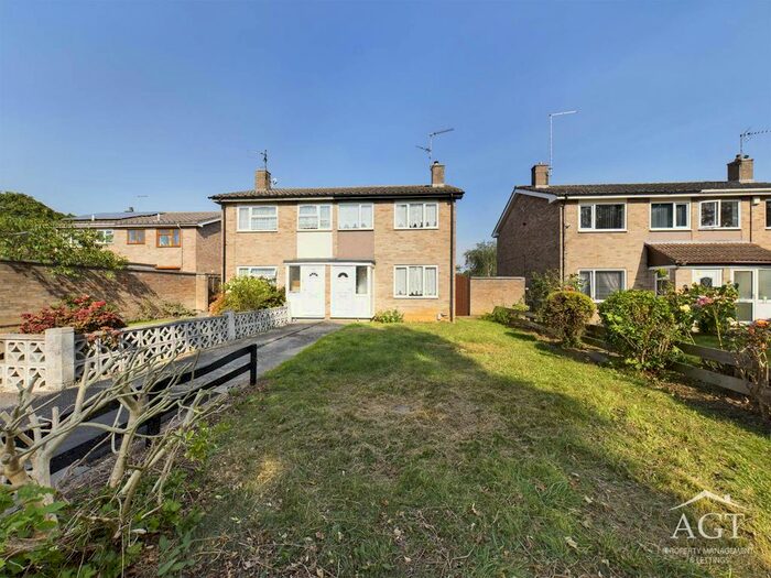 2 Bedroom Property To Rent In Cosgrove Close, Westwood, Peterborough, PE3