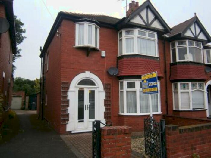 3 Bedroom Semi-Detached House To Rent In Alderson Drive, Bennetthorpe, DN2