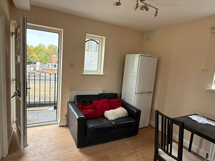 1 Bedroom Flat To Rent In Kenton Road, Harrow, HA3