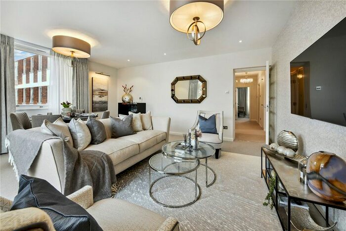 3 Bedroom Flat To Rent In Ebury Street, Belgravia, London, SW1W