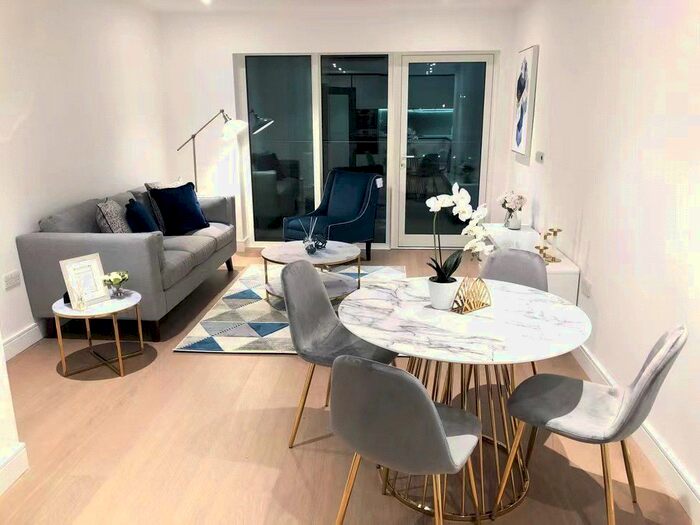 2 Bedroom Flat To Rent In Faulkner House, Fulham Reach, Hammersmith, W6