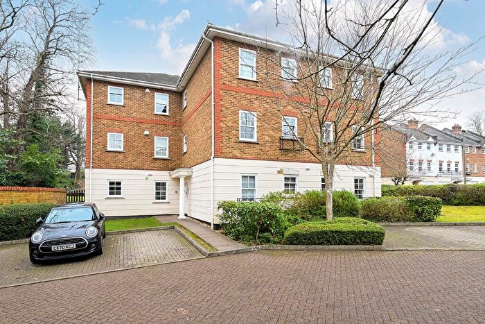 2 Bedroom Flat To Rent In Townside Place, Camberley, Surrey, GU15