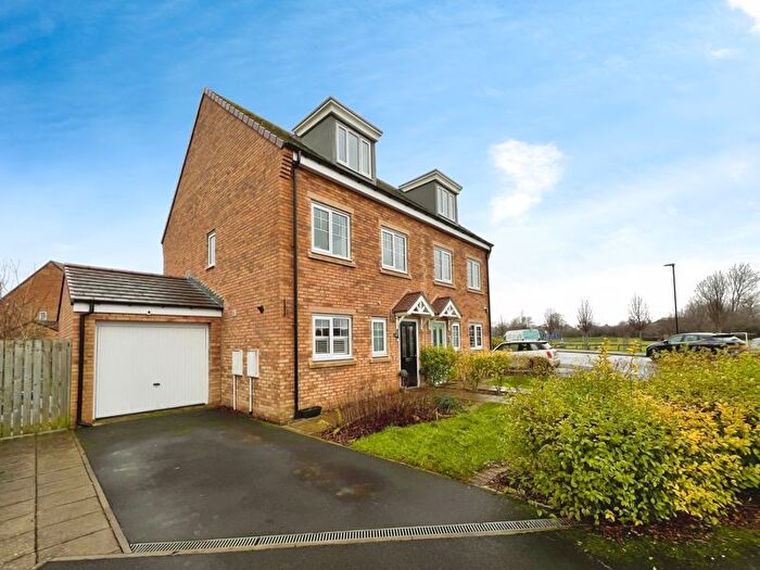 3 Bedroom Town House For Sale In Nicholson Close, Dinnington, Newcastle Upon Tyne, NE13