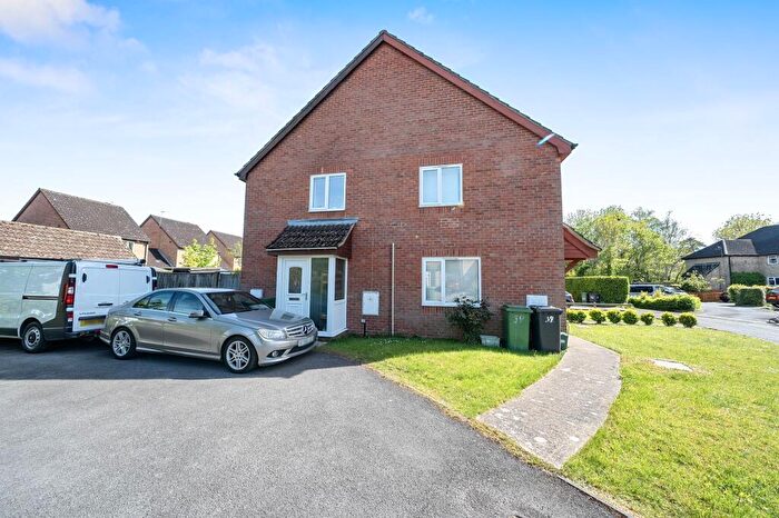 1 Bedroom Terraced House For Sale In Renown Way, Chineham, RG24