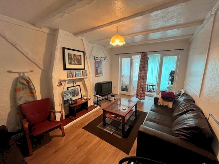 5 Bedroom Semi-Detached House To Rent In Frederick Road, Selly Oak, Birmingham, B29