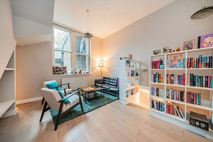 2 Bedroom Flat To Rent In Clarendon Road, Holland Park, W11
