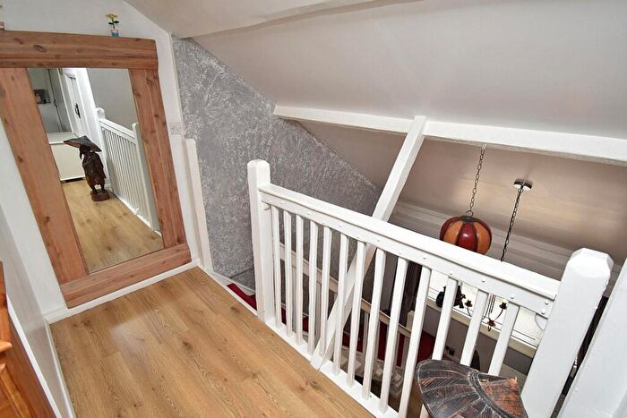 2 Bedroom Chalet For Sale In The Gardens, Doddinghurst, CM15