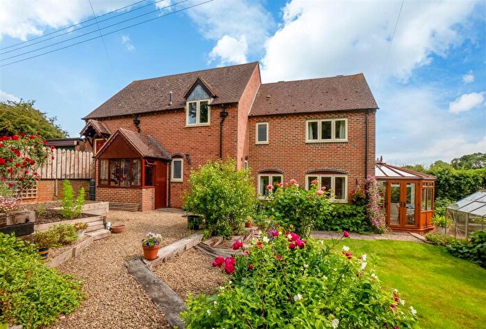 4 Bedroom Detached House For Sale In Upper Brailes, Banbury, OX15