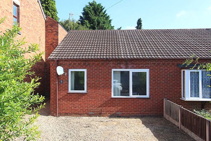 2 Bedroom Semi-Detached Bungalow To Rent In Sandy Lane, Tettenhall, Wolverhampton, WV6