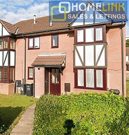2 Bedroom Semi Detached House To Rent In Queensbury Close, Bedford, MK40