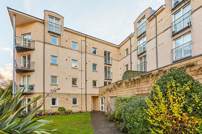 2 Bedroom Flat For Sale In Crewe Road North, Edinburgh, EH5