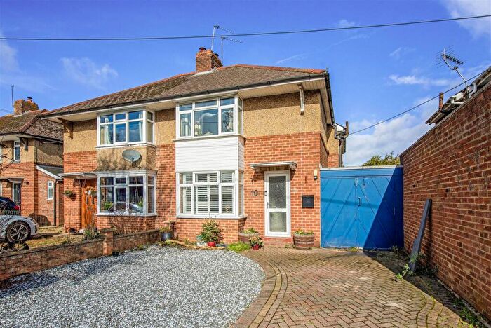 3 Bedroom Semi Detached House For Sale In Ashfield Road, Andover, SP10