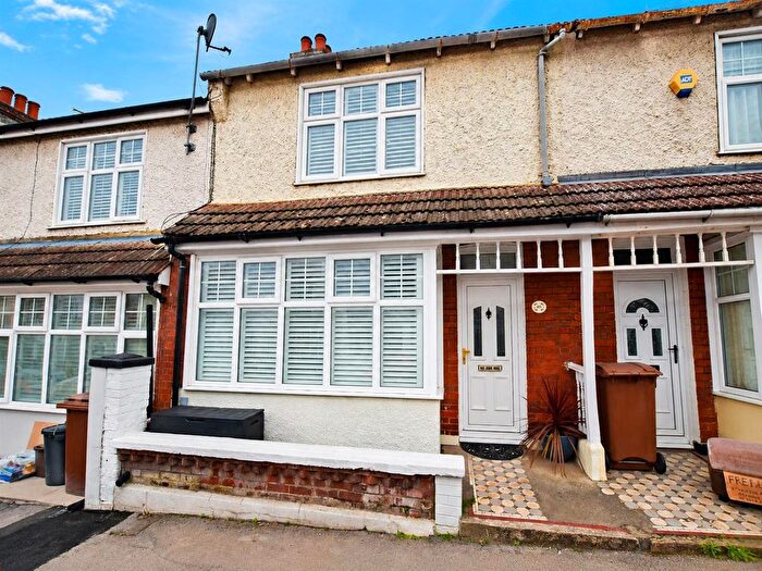 3 Bedroom Terraced House For Sale In Albany Road, Gillingham, ME7