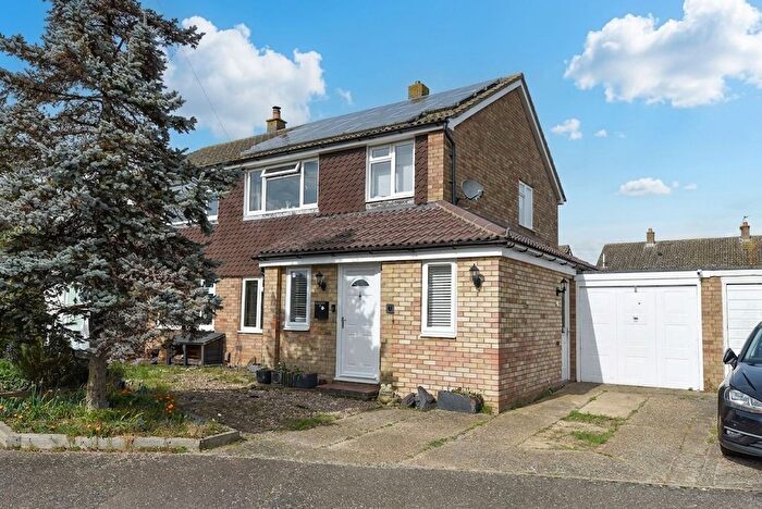 3 Bedroom Semi Detached House For Sale In Evans Close, Brampton, PE28