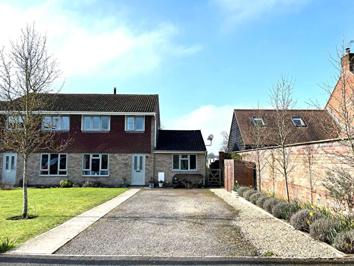 3 Bedroom Semi-Detached House For Sale In Forge Close, Milton Lilbourne, SN9