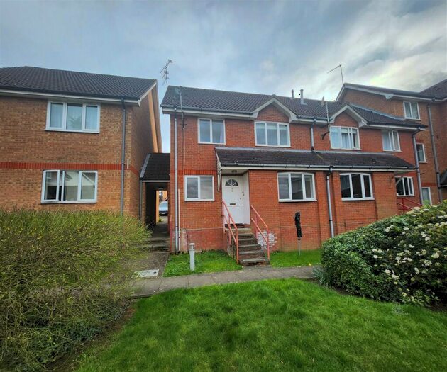 2 Bedroom House To Rent In Eagle Close, Waltham Abbey, EN9