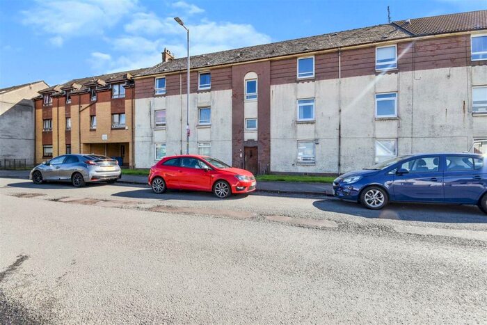 2 Bedroom Flat To Rent In Flat, Old Street, Duntocher, G81