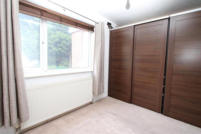 1 Bedroom Apartment To Rent In Santa Monica Grove, Bradford, BD10
