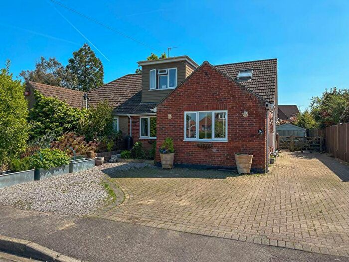 4 Bedroom Semi Detached House For Sale In Waltham Chase, SO32