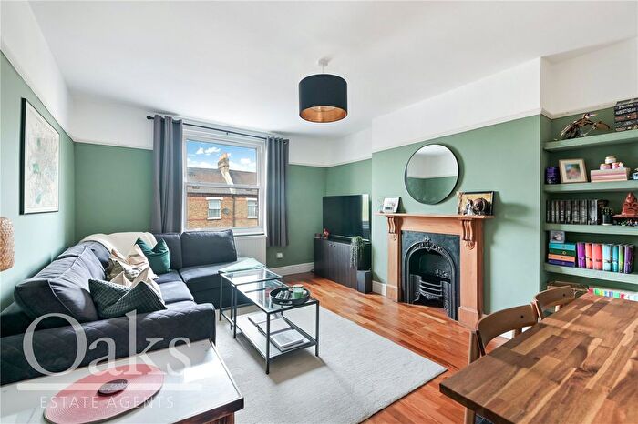 1 Bedroom Flat For Sale In Penge Road, South Norwood, SE20