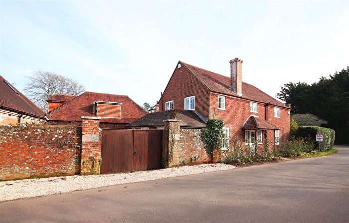 4 Bedroom Semi-Detached House To Rent In Vicars Hill, Lymington, SO41