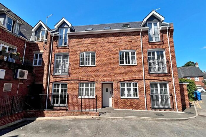 2 Bedroom Flat To Rent In Ashley Cross, BH14