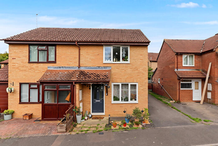 2 Bedroom Semi-Detached House For Sale In Fogwell Road, Oxford, OX2