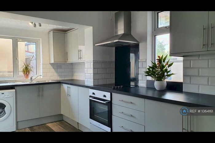 4 Bedroom End Of Terrace House To Rent In Mackie Road, Filton, Bristol, BS34