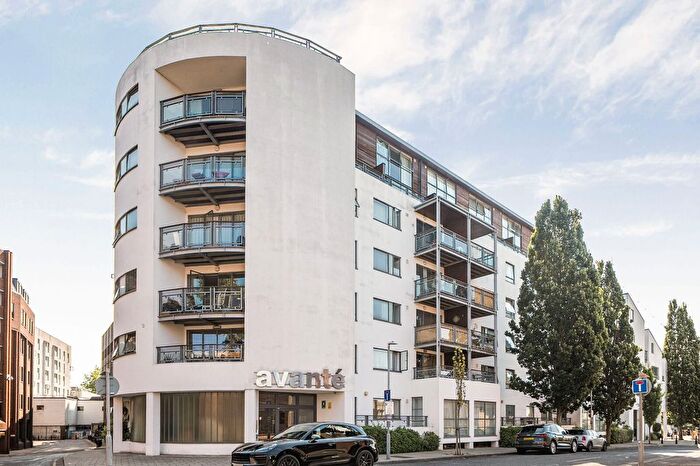 2 Bedroom Flat For Sale In The Bittoms, Kingston, Kingston Upon Thames, KT1