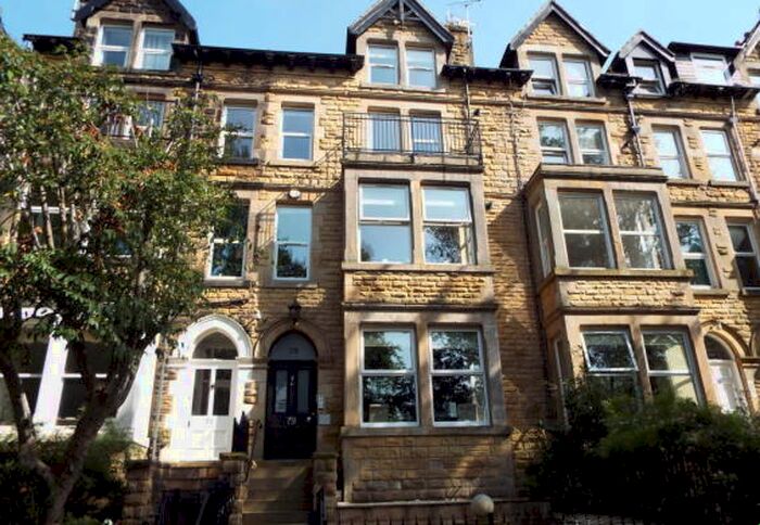 2 Bedroom Apartment To Rent In Valley Drive, Harrogate, HG2