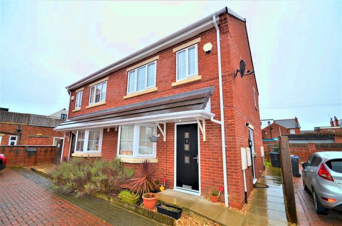 1 Bedroom Flat To Rent In School Court, Kirby Avenue, Bentley, Doncaster, DN5