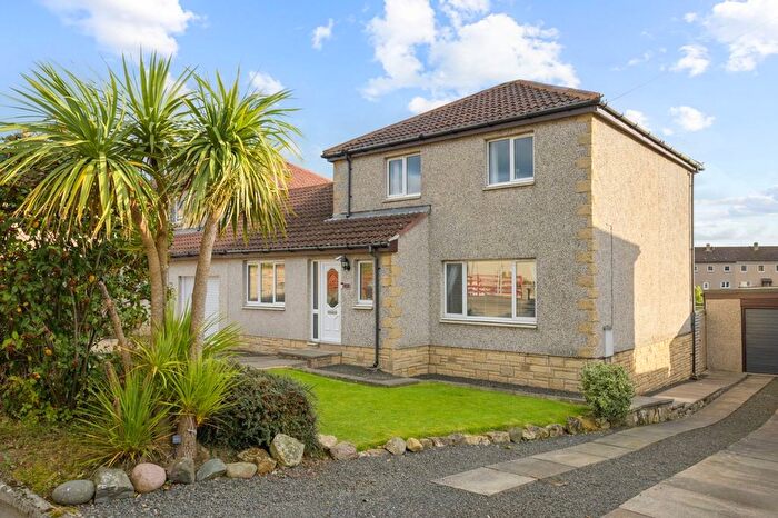 4 Bedroom Property For Sale In Manse Road, Crossgates, KY4