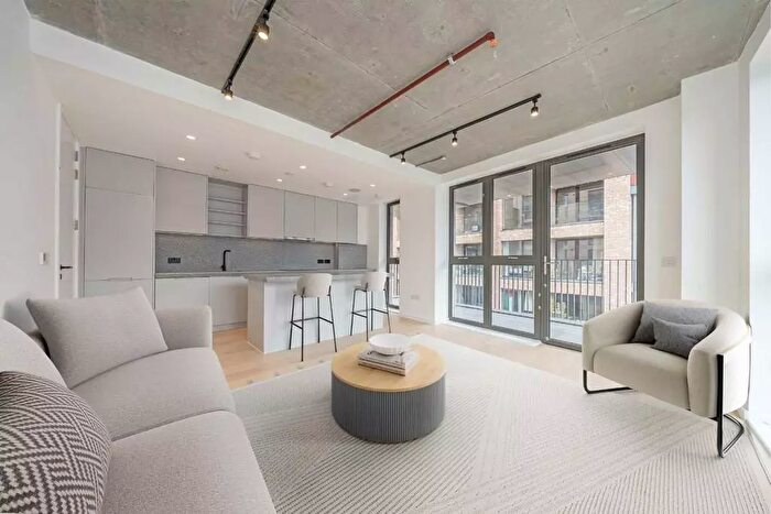 2 Bedroom Flat To Rent In Bayford Street, London, E8