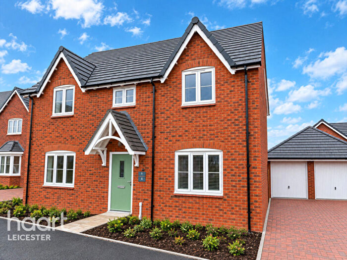 4 Bedroom Detached House For Sale In Blackthorn Close, Stoke Golding, CV13