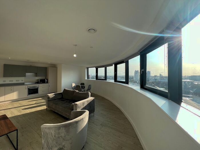 2 Bedroom Flat To Rent In Furness Quay, Salford, M50