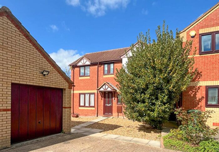 4 Bedroom Detached House For Sale In Mander Way, Cambridge, CB1