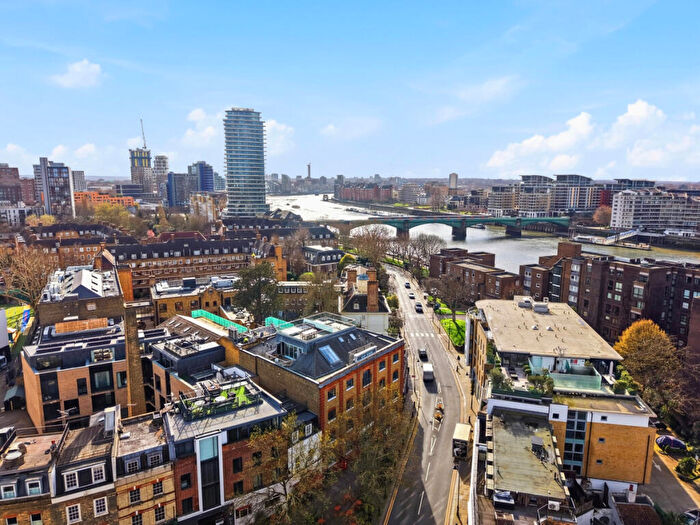 3 Bedroom Apartment For Sale In Battersea Square, London, SW11