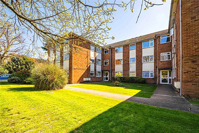 2 Bedroom Flat For Sale In Carlton Court, Eastbury Road, Oxhey, WD19