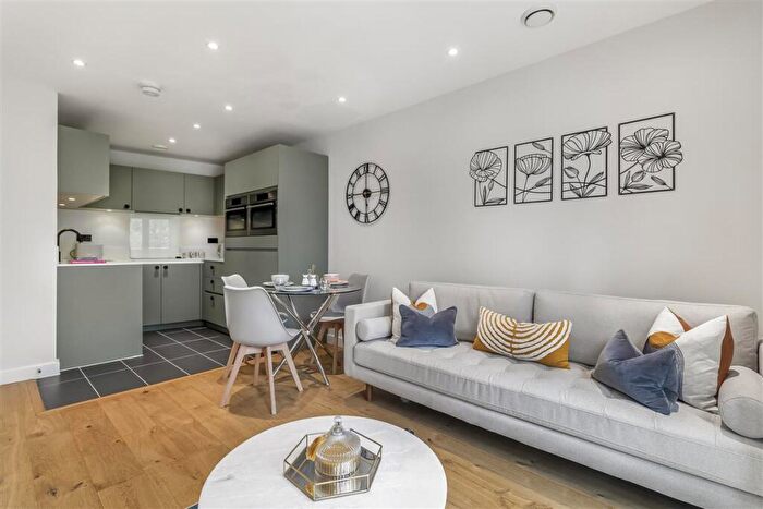 1 Bedroom Flat For Sale In Devizes Street, N1