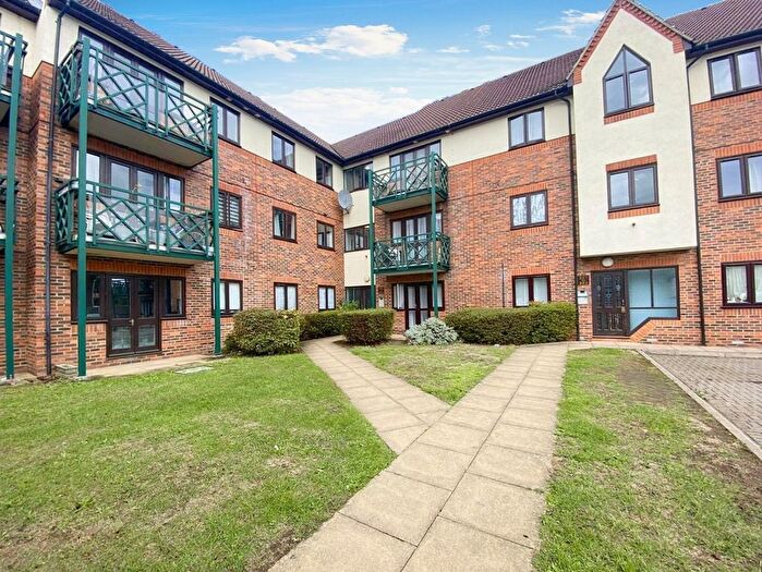 1 Bedroom Flat To Rent In Upton Court Road, Langley, SL3