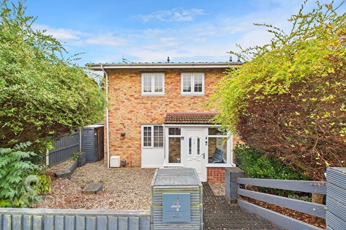 3 Bedroom Semi-Detached House For Sale In Beech Way, Brundall, Norwich, NR13