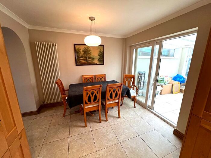 3 Bedroom End Of Terrace House For Sale In Conrad Close, Swindon, SN3