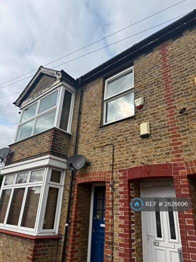 2 Bedroom Flat To Rent In Marks Road, Romford, RM7