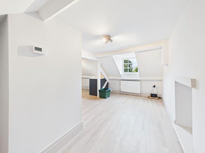 Studio To Rent In London Road, Gloucester, GL1
